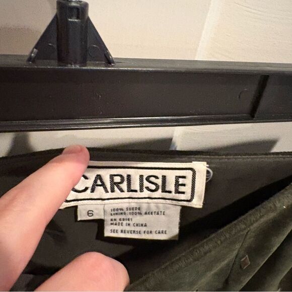 Elegant suede Green Skirt with diamond shape embellishments - Picture 3 of 4